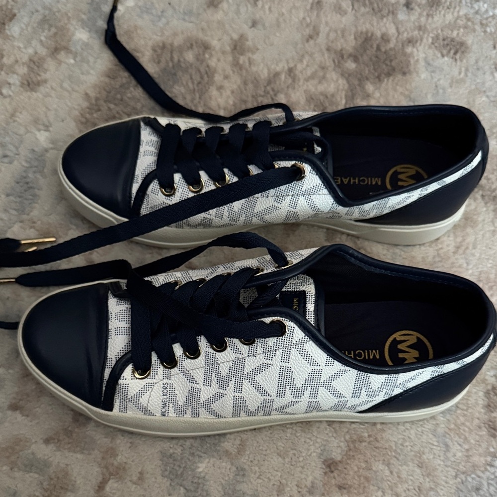 Authentic Michael Kors Navy and White Women’s Sneakers size 7.